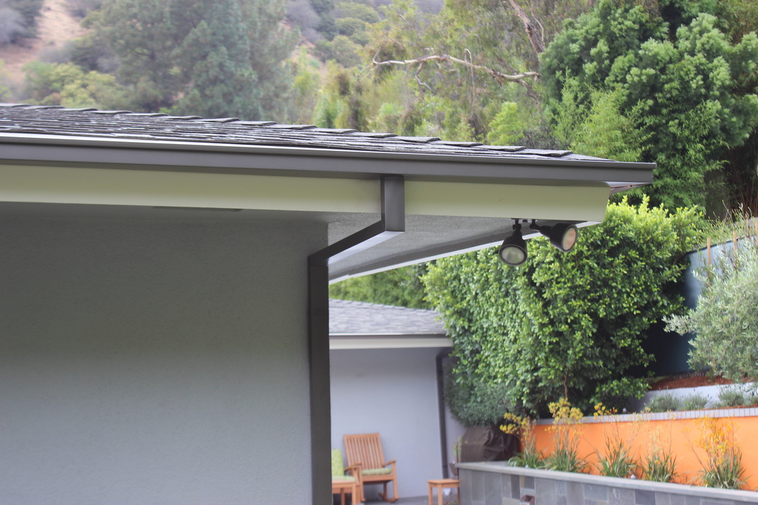 Square Downspouts Smooth Finish A Plus Gutter Systems 323 405 4555 Seamless Rain Gutters Los Angeles And Orange County Metal Siding Metal Cladding